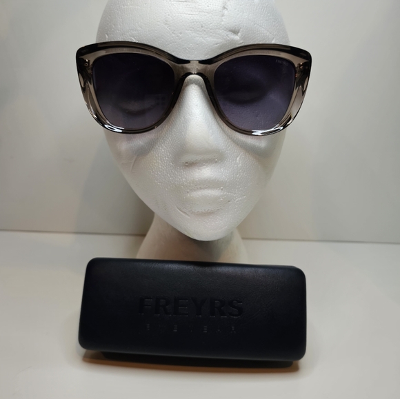 Freyrs, Women's Sophia Gray Sunglasses - Picture 3 of 10